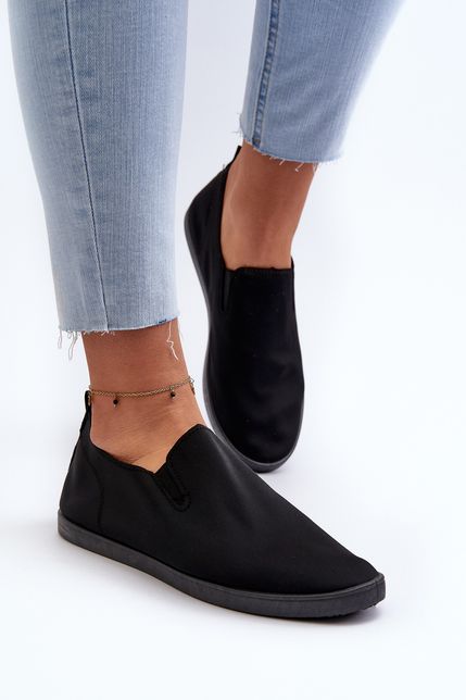 Dámske slip-on textilné tenisky v čiernej farbe